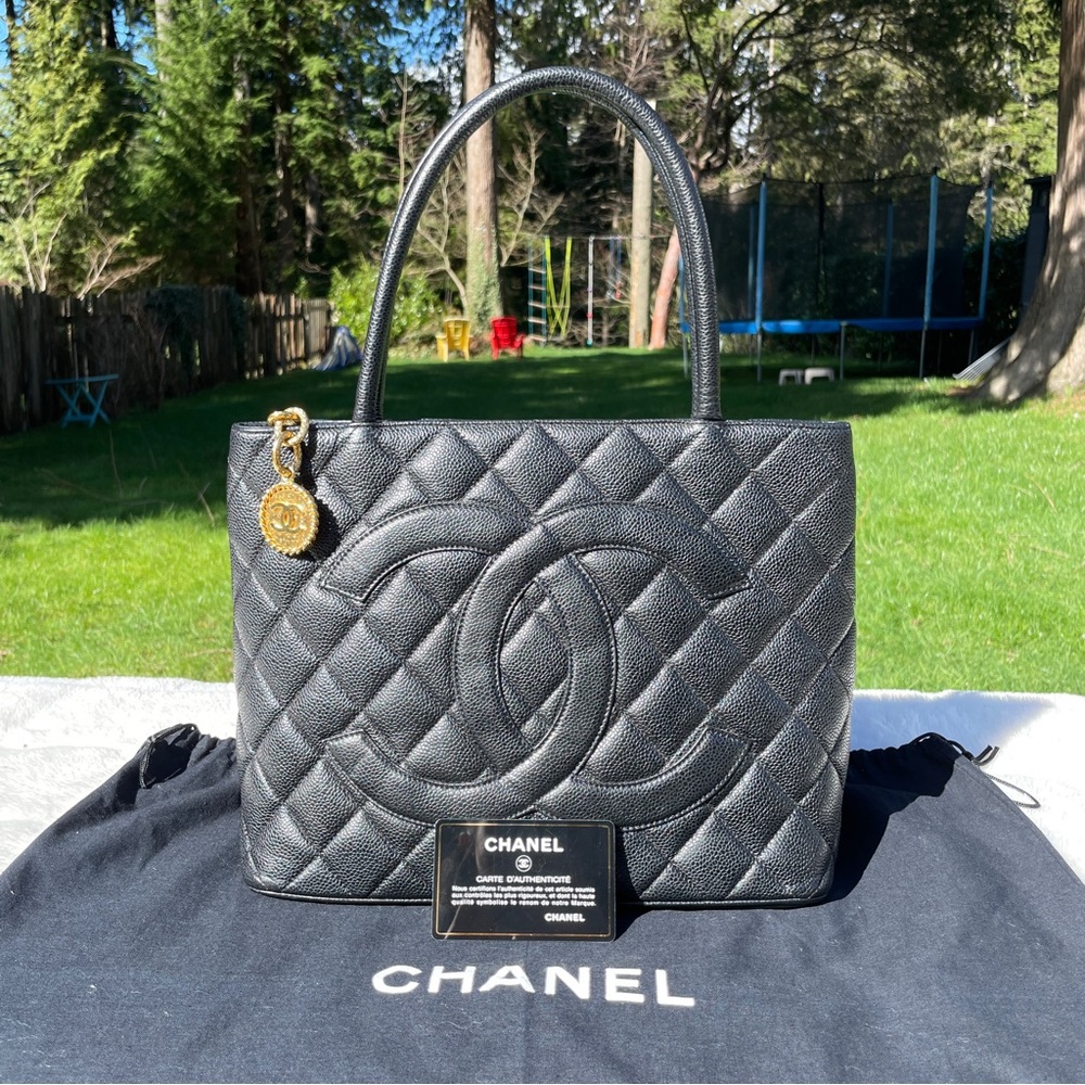 Chanel medallion